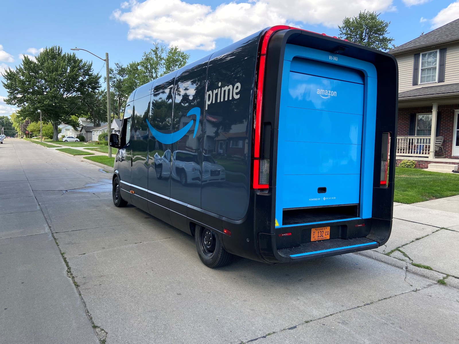 Your Amazon Packages May Soon Be Delivered By Rivian’s Cargo Van - Carlist